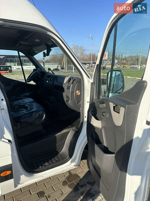 Микроавтобус грузовой (до 3,5т) Renault Master 2015 в Харькове