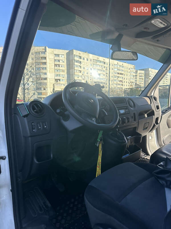 Микроавтобус грузовой (до 3,5т) Renault Master 2015 в Харькове