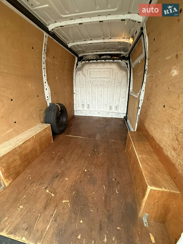 Грузовой фургон Renault Master 2012 в Николаеве