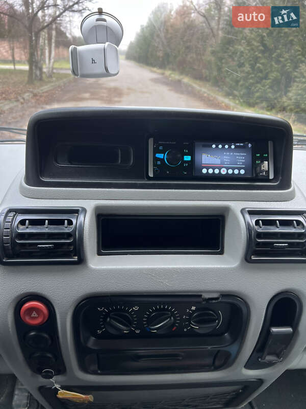 Вантажний фургон Renault Master 2002 в Рівному