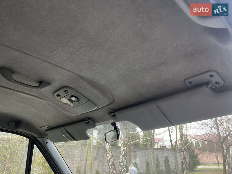 Вантажний фургон Renault Master 2002 в Рівному