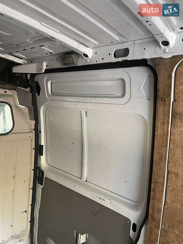 Вантажний фургон Renault Master 2002 в Рівному