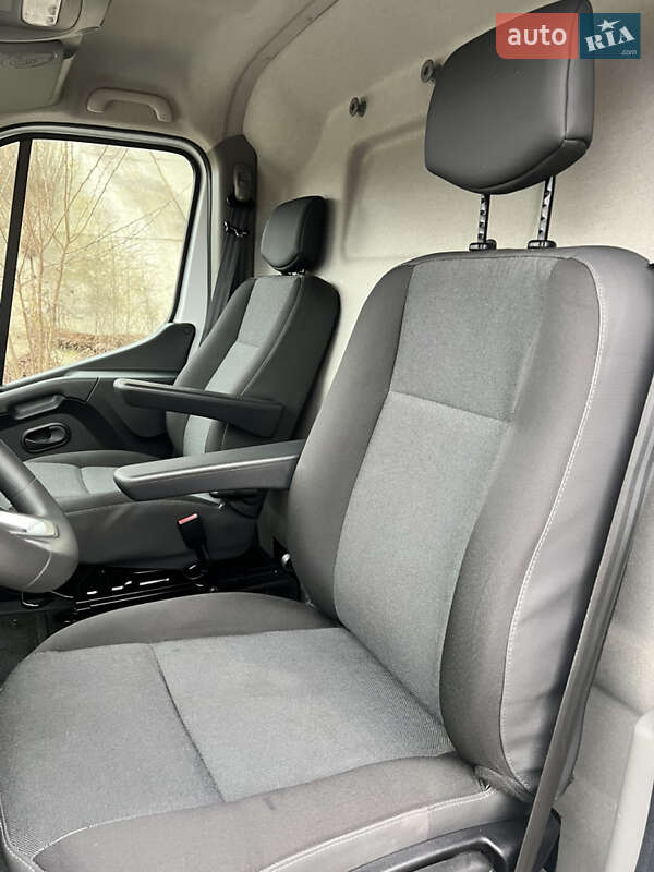 Микроавтобус Renault Master 2021 в Коростене