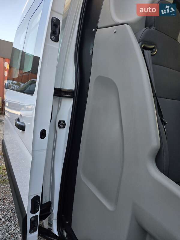 Вантажний фургон Renault Master 2017 в Одесі