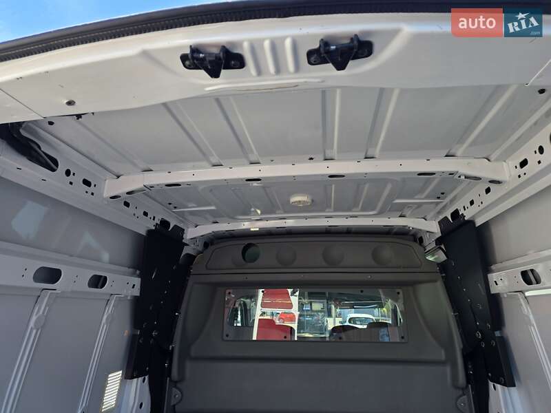 Вантажний фургон Renault Master 2017 в Одесі