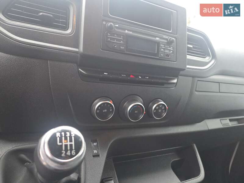 Вантажний фургон Renault Master 2021 в Одесі