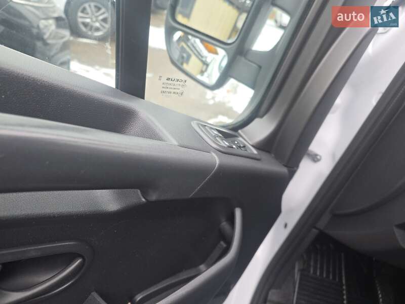 Вантажний фургон Renault Master 2021 в Одесі