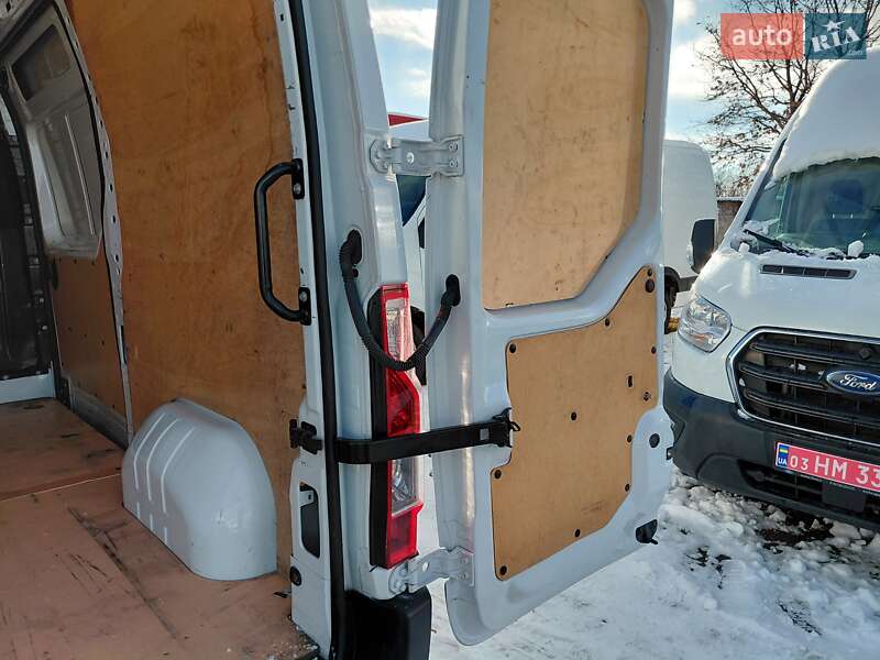 Грузовой фургон Renault Master 2022 в Ивано-Франковске