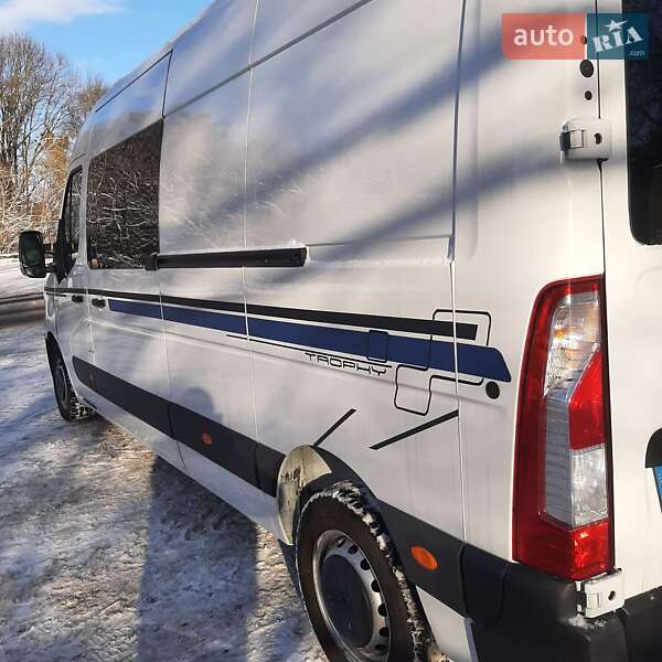 Вантажний фургон Renault Master 2022 в Полтаві