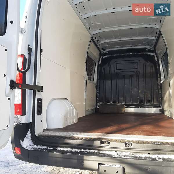 Вантажний фургон Renault Master 2022 в Полтаві