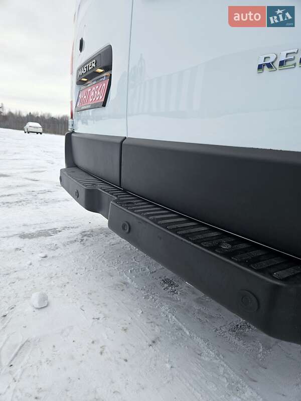 Грузовой фургон Renault Master 2022 в Дубно