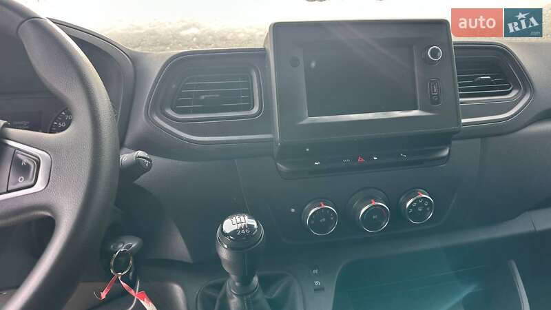 Грузовой фургон Renault Master 2022 в Дубно