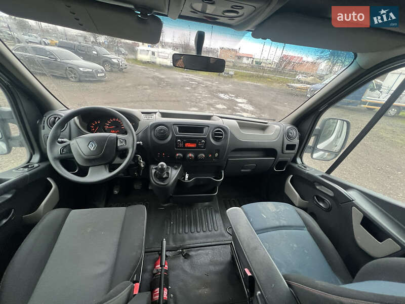 Вантажний фургон Renault Master 2015 в Луцьку