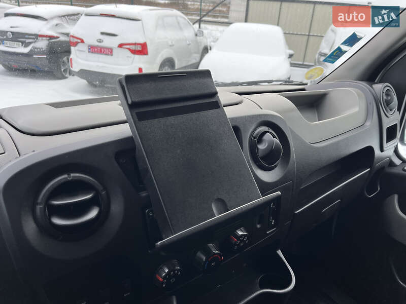 Грузовой фургон Renault Master 2016 в Дубно