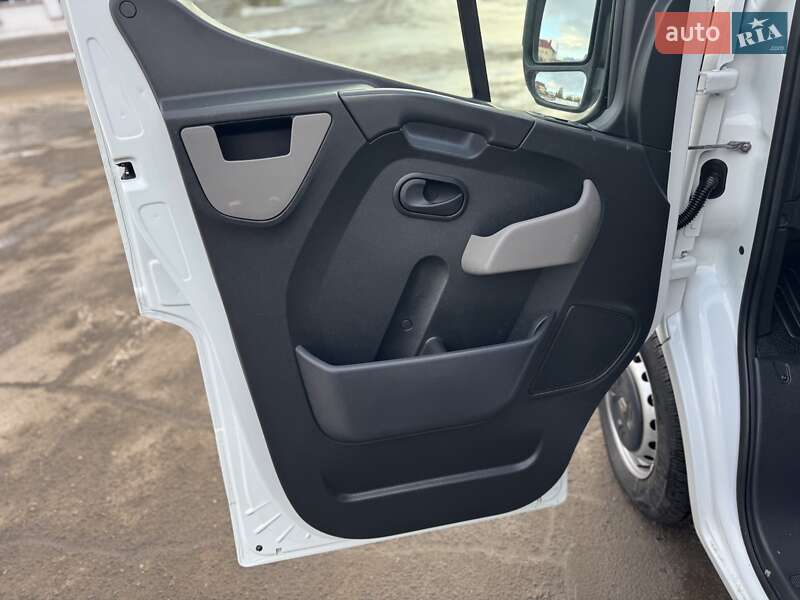 Грузовой фургон Renault Master 2017 в Дубно