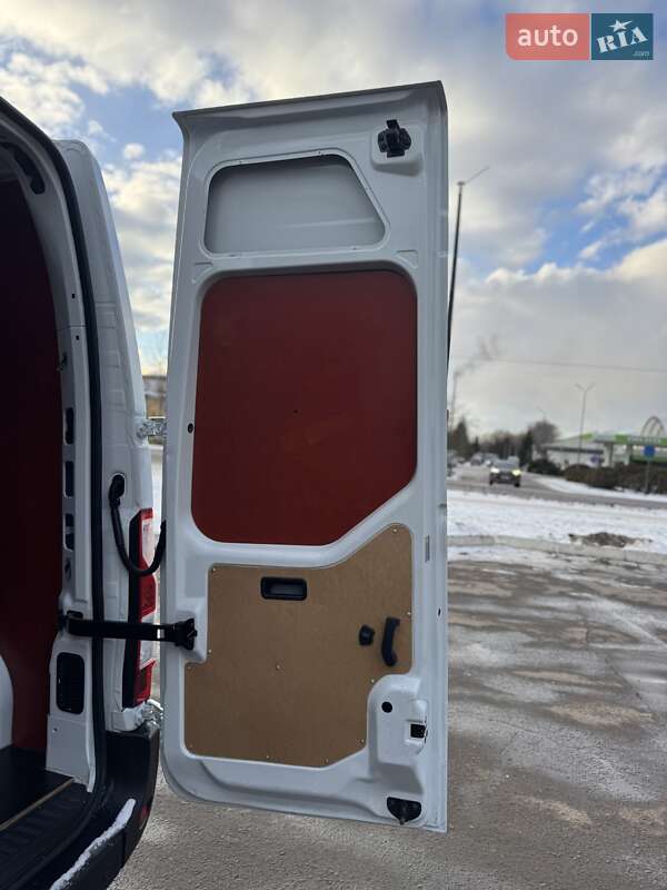 Грузовой фургон Renault Master 2017 в Дубно