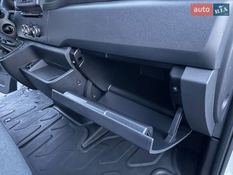 Вантажний фургон Renault Master 2022 в Ковелі