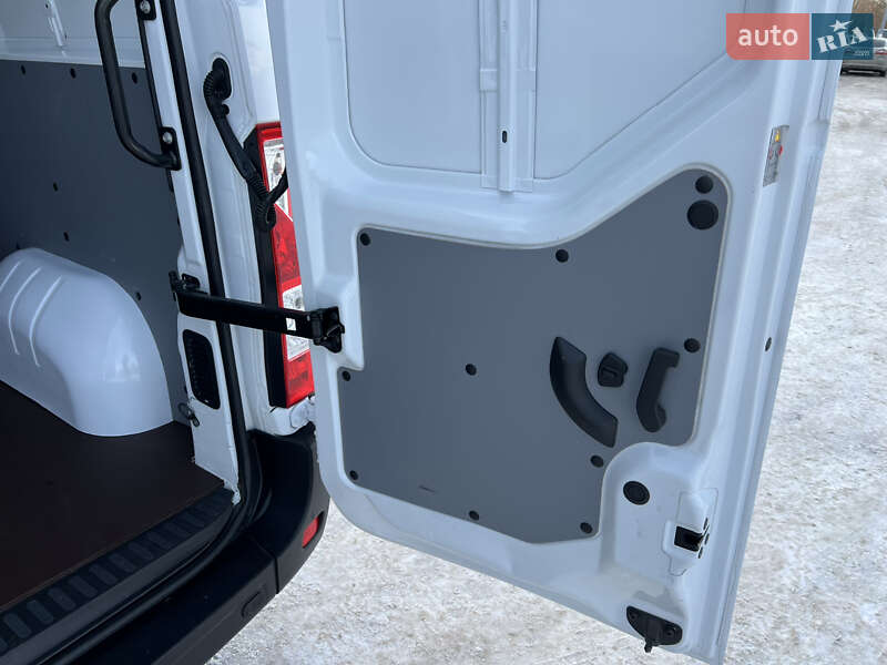 Микроавтобус грузовой (до 3,5т) Renault Master 2021 в Дубно