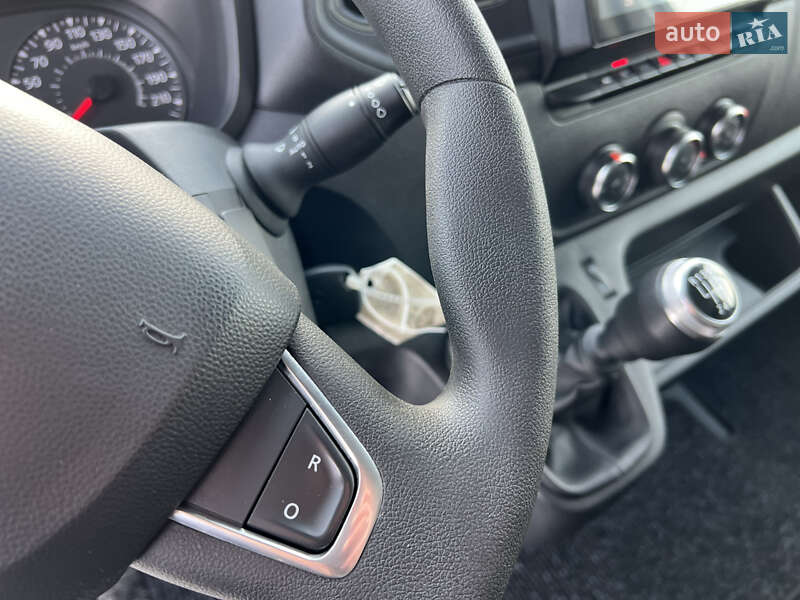 Микроавтобус грузовой (до 3,5т) Renault Master 2021 в Дубно