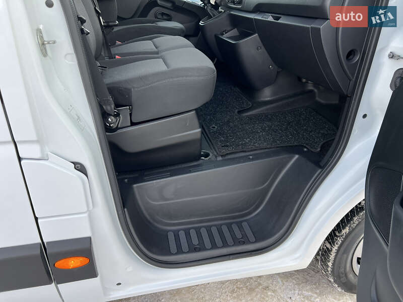 Микроавтобус грузовой (до 3,5т) Renault Master 2021 в Дубно