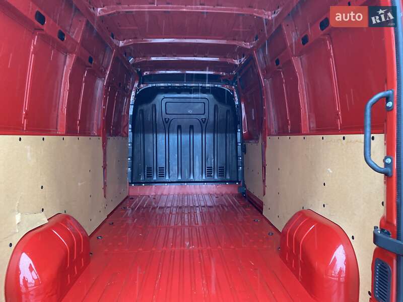 Грузовой фургон Renault Master 2024 в Хусте