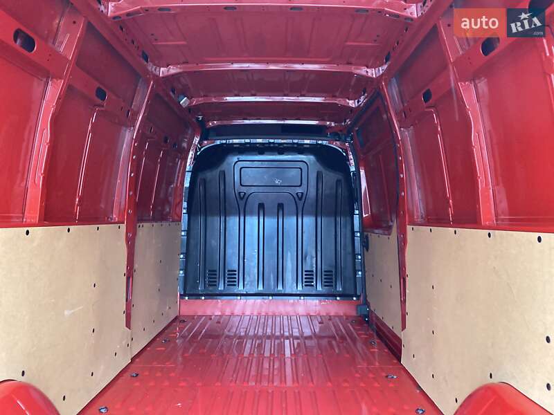 Грузовой фургон Renault Master 2024 в Хусте