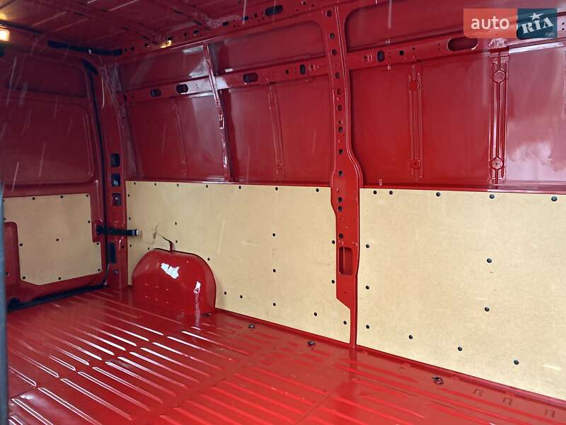 Грузовой фургон Renault Master 2024 в Хусте