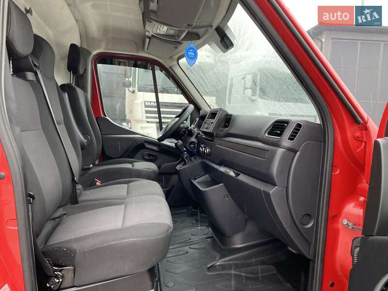 Грузовой фургон Renault Master 2024 в Хусте