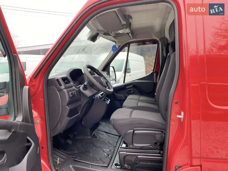 Грузовой фургон Renault Master 2024 в Хусте