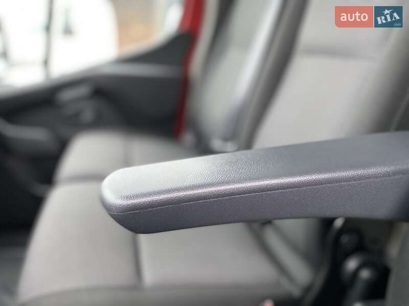 Грузовой фургон Renault Master 2024 в Хусте