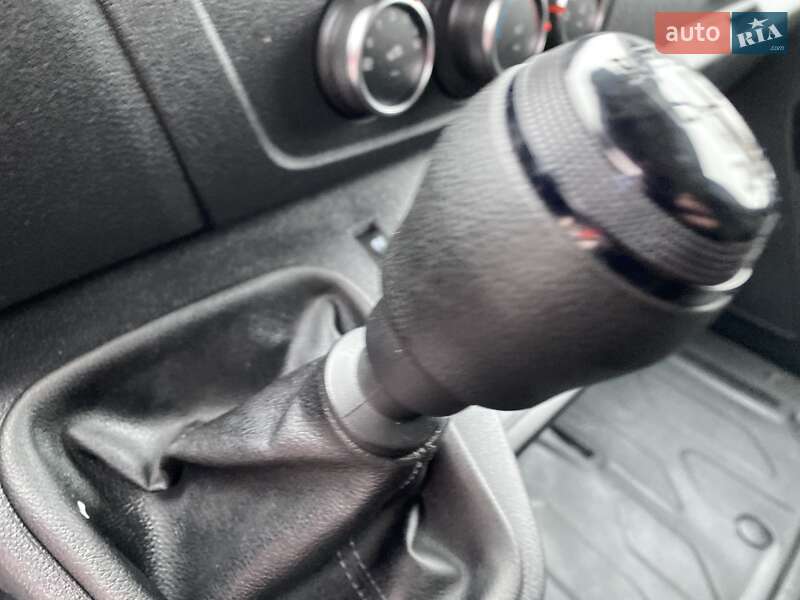 Грузовой фургон Renault Master 2024 в Хусте