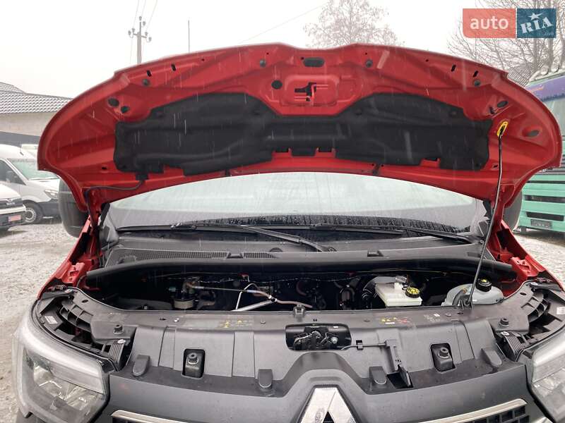 Грузовой фургон Renault Master 2024 в Хусте