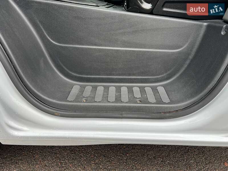 Тентованый Renault Master 2021 в Киеве