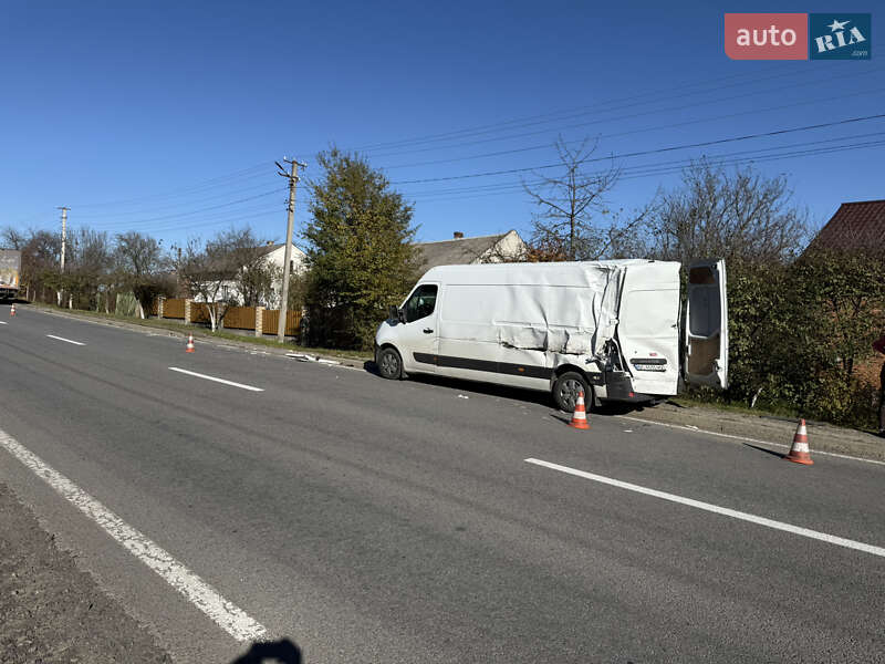 Микроавтобус грузовой (до 3,5т) Renault Master 2016 в Львове