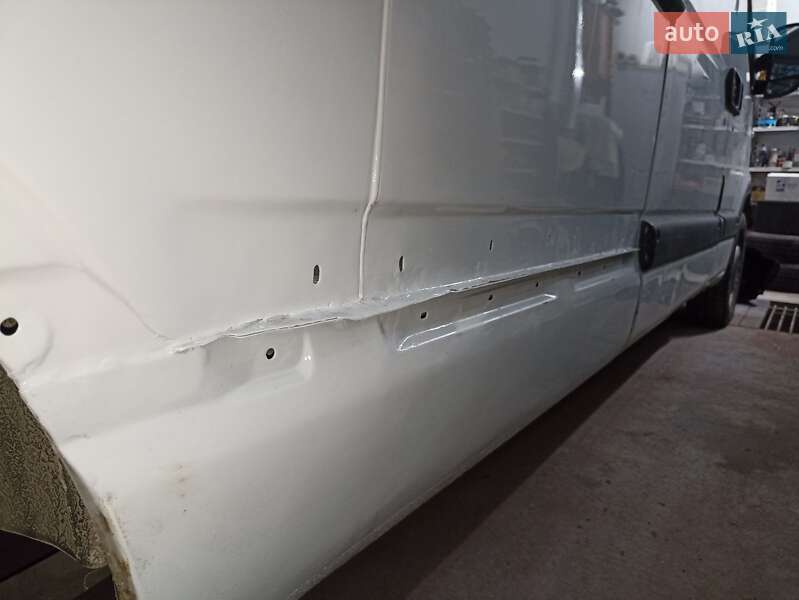 Грузовой фургон Renault Master 2010 в Умани