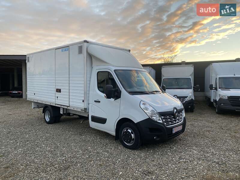 Грузовой фургон Renault Master 2018 в Хусте