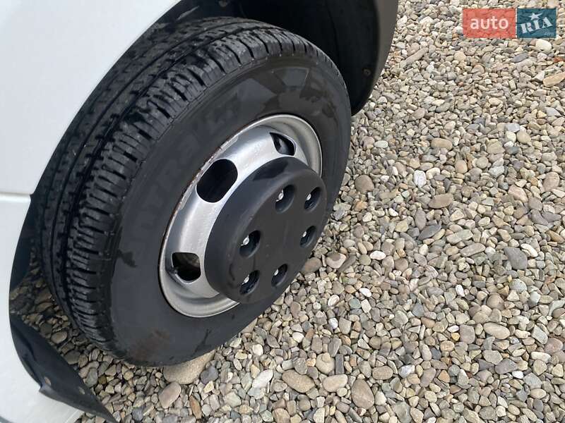 Грузовой фургон Renault Master 2018 в Хусте