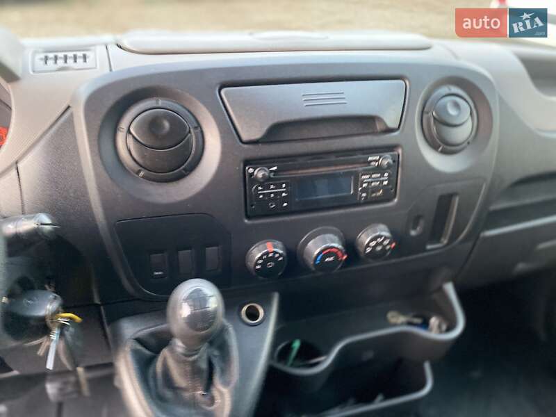 Грузовой фургон Renault Master 2018 в Хусте