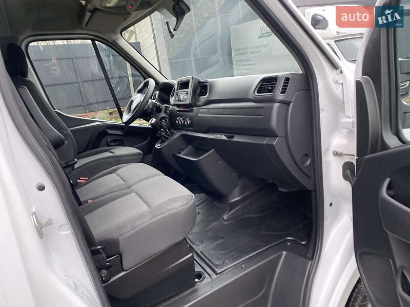 Тентованый Renault Master 2022 в Хусте