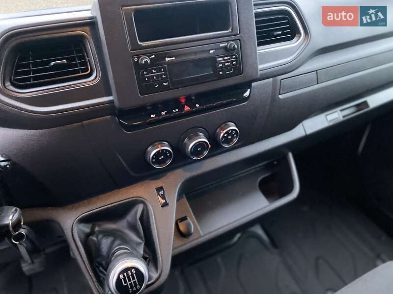 Тентованый Renault Master 2022 в Хусте