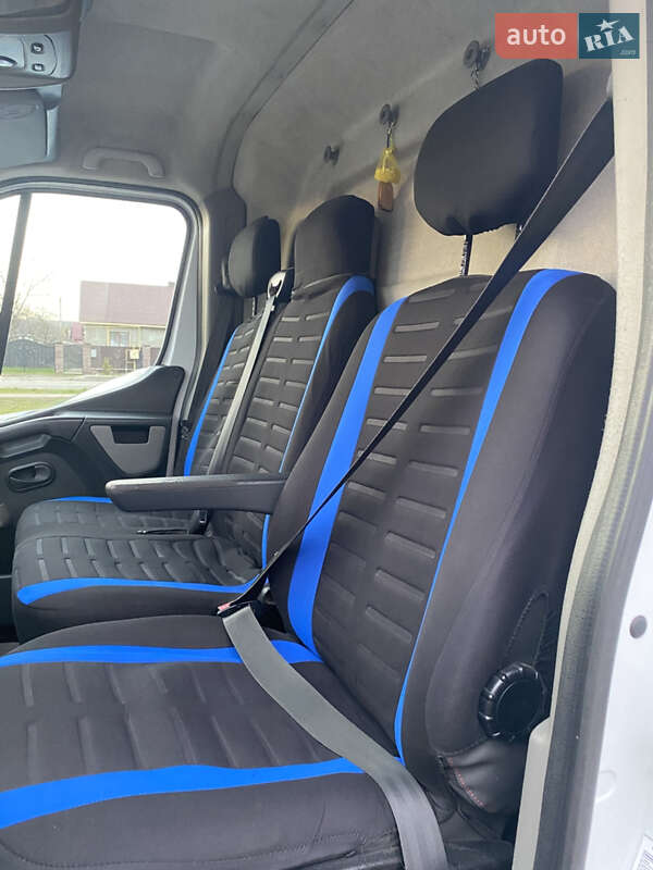 Грузовой фургон Renault Master 2016 в Славуте