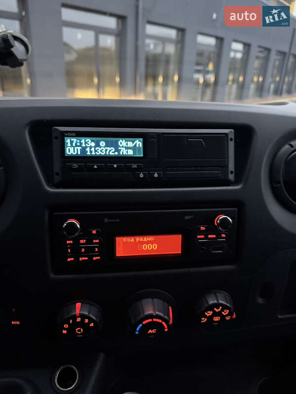 Автовоз Renault Master 2015 в Луцке