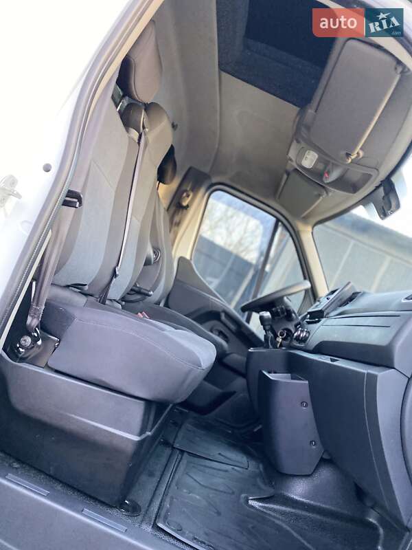 Тентованый Renault Master 2022 в Хусте