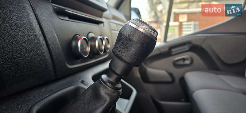 Вантажний фургон Renault Master 2022 в Житомирі