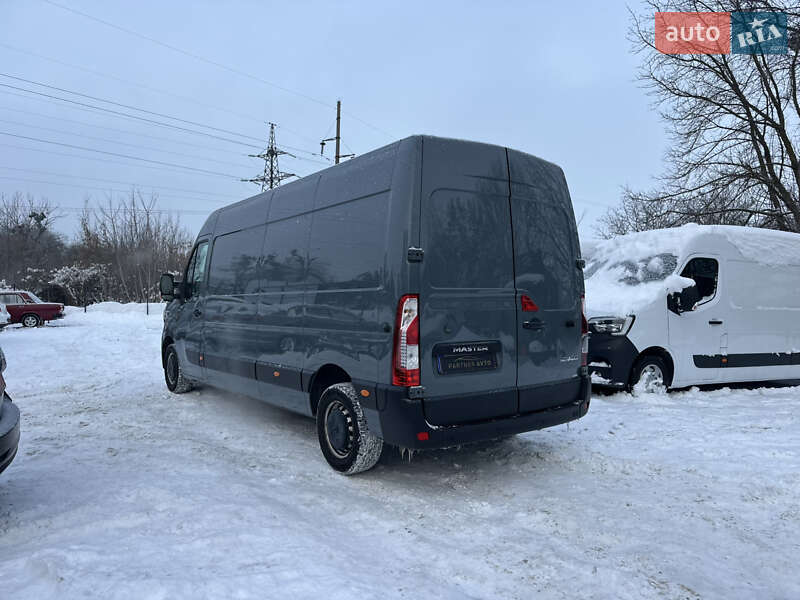 Вантажний фургон Renault Master 2022 в Рівному