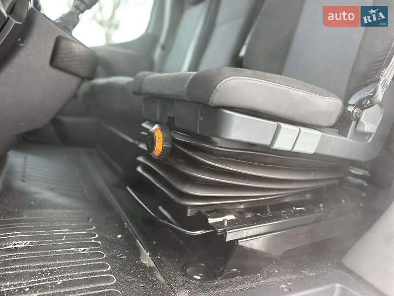 Вантажний фургон Renault Master 2022 в Рівному