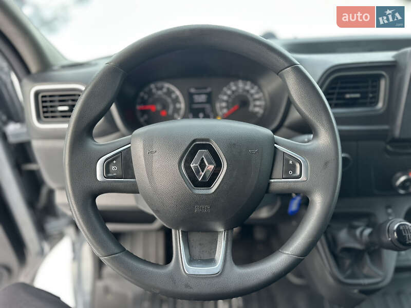 Вантажний фургон Renault Master 2022 в Рівному