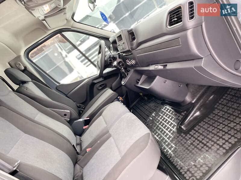 Тентованый Renault Master 2022 в Хусте