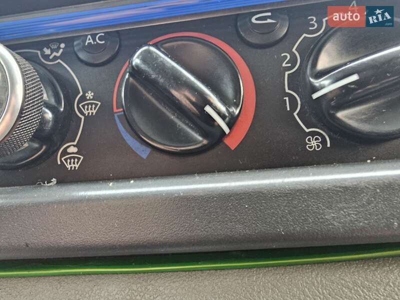 Минивэн Renault Master 2006 в Новом Роздоле