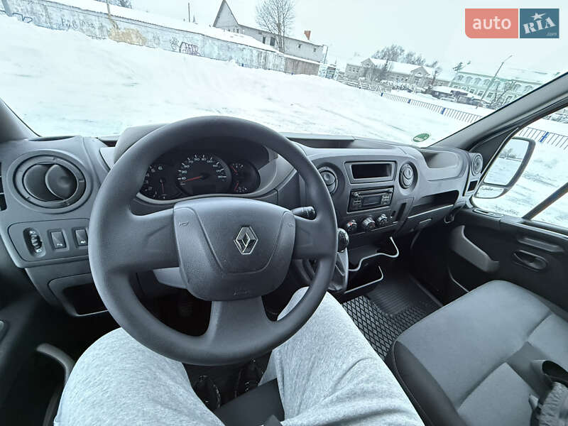 Микроавтобус грузовой (до 3,5т) Renault Master 2017 в Нововолынске